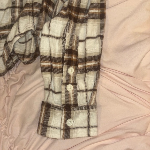 brown and cream American Eagle cropped Flannel - Picture 5 of 5